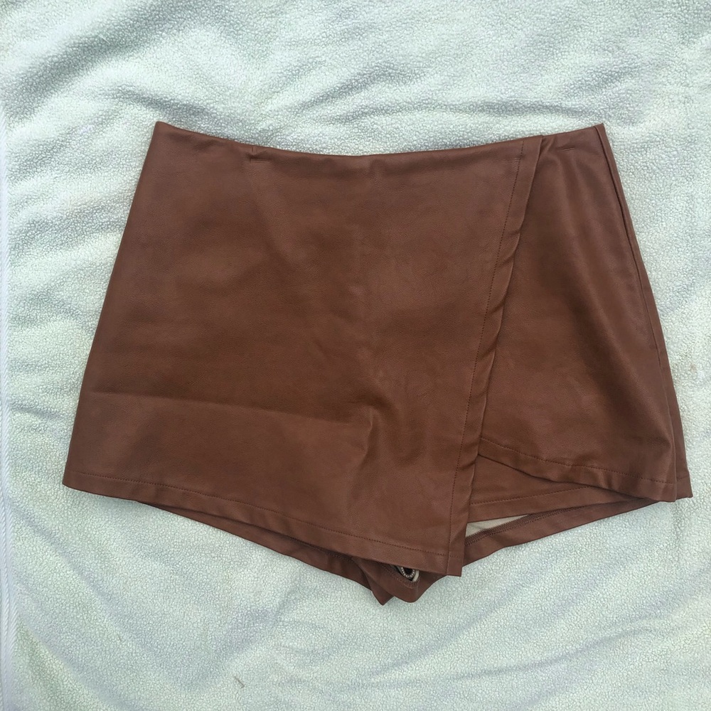 Women’s leather skort